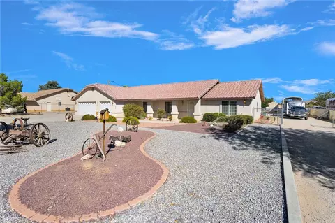 Exterior - 14570 Gayhead, Apple Valley, CA 92307 photo 11 of 12