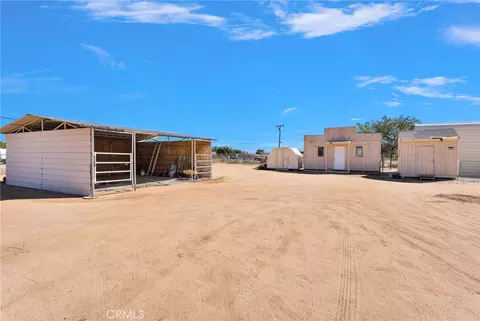 Exterior - 14570 Gayhead, Apple Valley, CA 92307 photo 10 of 14