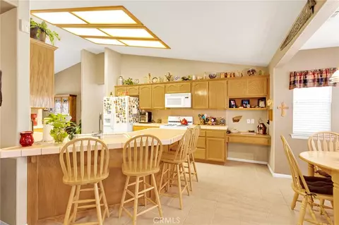 Kitchen - 14570 Gayhead, Apple Valley, CA 92307 photo 1 of 6