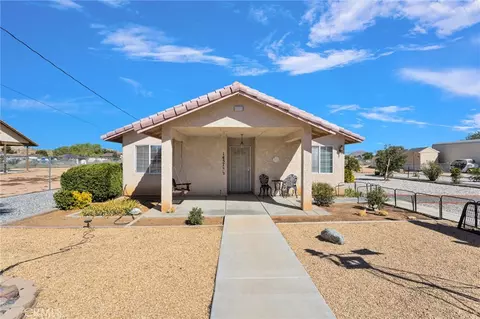 Exterior - 14570 Gayhead, Apple Valley, CA 92307 photo 2 of 12