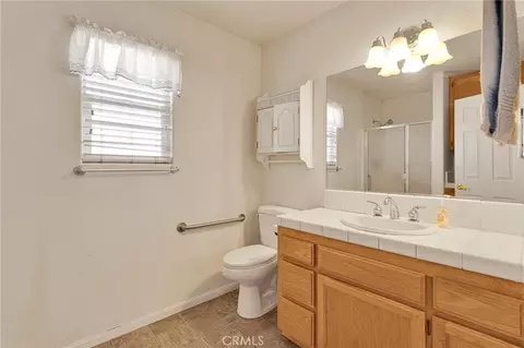 Bath - 14570 Gayhead, Apple Valley, CA 92307 photo 5 of 5