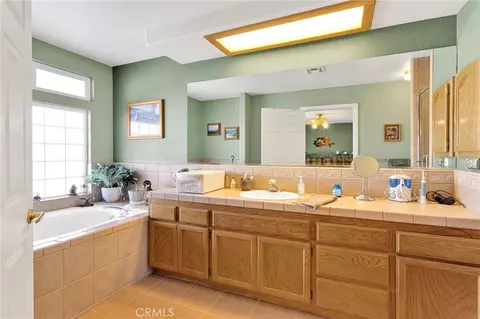 Bath - 14570 Gayhead, Apple Valley, CA 92307 photo 1 of 5
