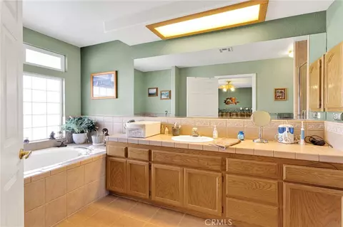 Bath - 14570 Gayhead, Apple Valley, CA 92307 photo 1 of 5