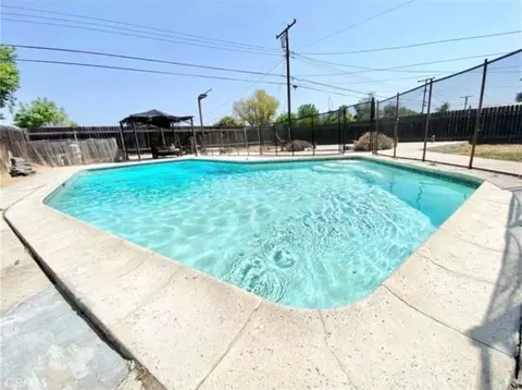 706 Kemp, Riverside, CA 92501 photo 2
