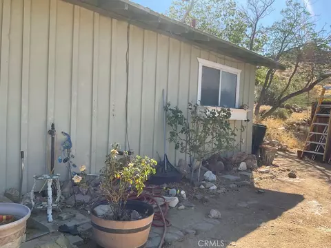 Exterior - 24335 Chuckawalla Rd, Apple Valley, CA 92307 photo 3 of 12