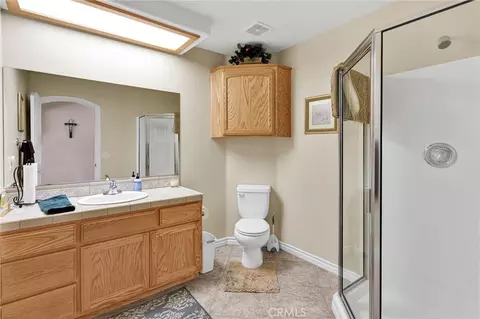 Bath - 12638 Remington Rd, Apple Valley, CA 92308 photo 4 of 7