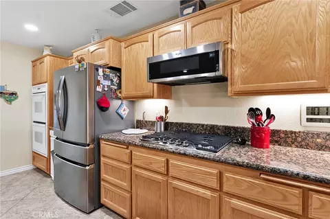 Kitchen - 12638 Remington Rd, Apple Valley, CA 92308 photo 5 of 5