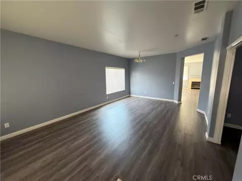 Living - 13178 Pacific Ter, Victorville, CA 92392 photo 3 of 10