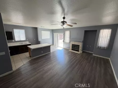 Living - 13178 Pacific Ter, Victorville, CA 92392 photo 5 of 10