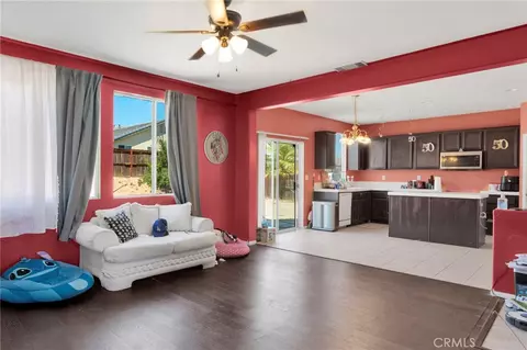 Living - 13896 Nettle, Hesperia, CA 92344 photo 2 of 5