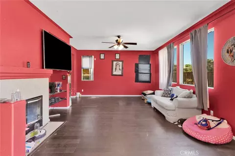 Living - 13896 Nettle, Hesperia, CA 92344 photo 4 of 5