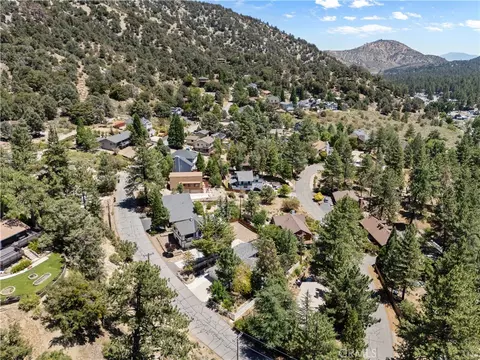 View/Area - 1025 Rivera, Wrightwood, CA 92397 photo 3 of 6