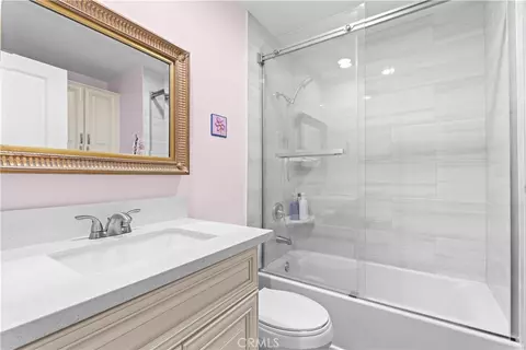 Bath - 1025 Rivera, Wrightwood, CA 92397 photo 1 of 5