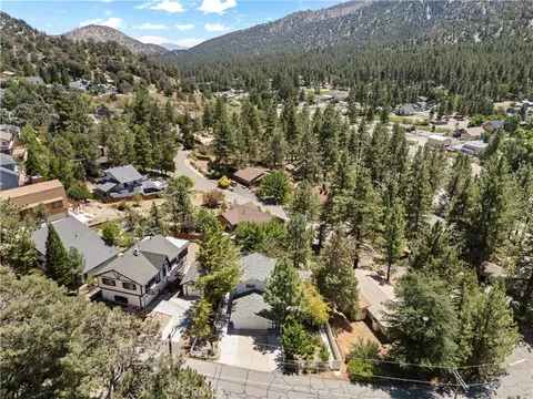 View/Area - 1025 Rivera, Wrightwood, CA 92397 photo 4 of 6