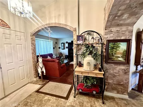 Entry Way - 22122 Goshute, Apple Valley, CA 92307 photo 1 of 7