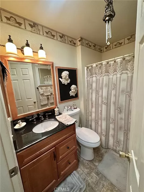 Bath - 22122 Goshute, Apple Valley, CA 92307 photo 1 of 3