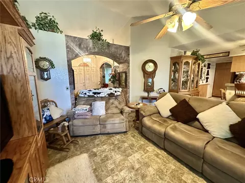 Living - 22122 Goshute, Apple Valley, CA 92307 photo 1 of 2
