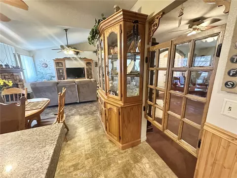 Entry Way - 22122 Goshute, Apple Valley, CA 92307 photo 5 of 7
