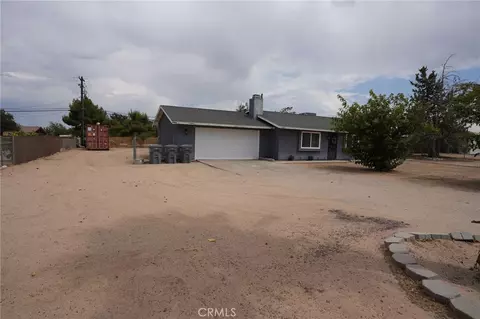 Exterior - 11385 Shahaptain Rd, Hesperia, CA 92345 photo 2 of 10