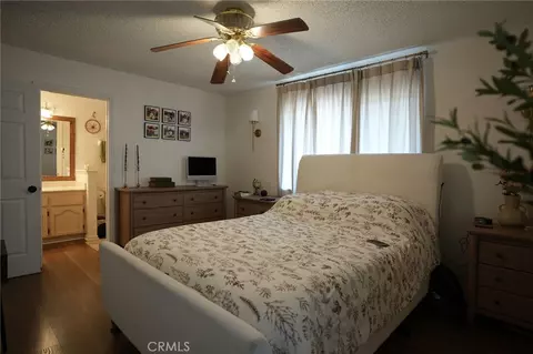 Bedroom - 11385 Shahaptain Rd, Hesperia, CA 92345 photo 3 of 6