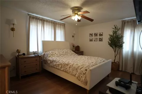 Bedroom - 11385 Shahaptain Rd, Hesperia, CA 92345 photo 1 of 6