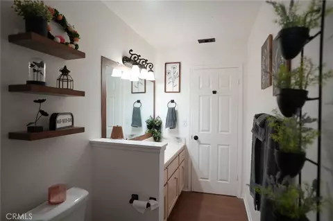 Bath - 11385 Shahaptain Rd, Hesperia, CA 92345 photo 4 of 4