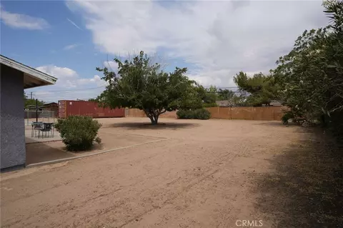 Exterior - 11385 Shahaptain Rd, Hesperia, CA 92345 photo 6 of 10