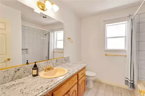 Bath - 26644 Timberline, Wrightwood, CA 92397 photo 1 of 8