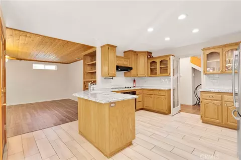 Kitchen - 26644 Timberline, Wrightwood, CA 92397 photo 1 of 4