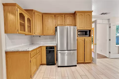 Kitchen - 26644 Timberline, Wrightwood, CA 92397 photo 4 of 4