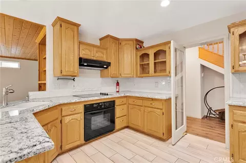 Kitchen - 26644 Timberline, Wrightwood, CA 92397 photo 2 of 4