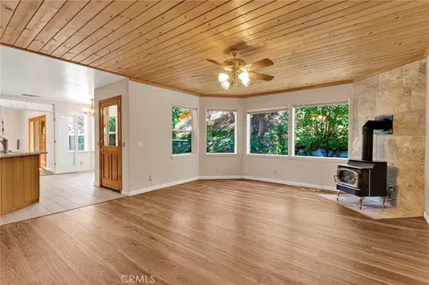 Living - 26644 Timberline, Wrightwood, CA 92397 photo 9 of 10
