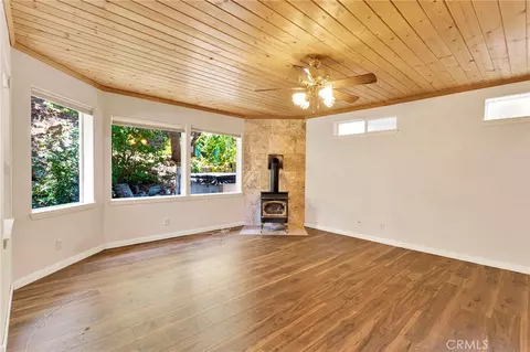 Living - 26644 Timberline, Wrightwood, CA 92397 photo 7 of 10