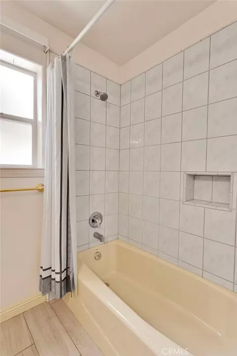 Bath - 26644 Timberline, Wrightwood, CA 92397 photo 3 of 8