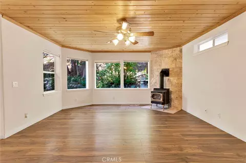 Living - 26644 Timberline, Wrightwood, CA 92397 photo 8 of 10