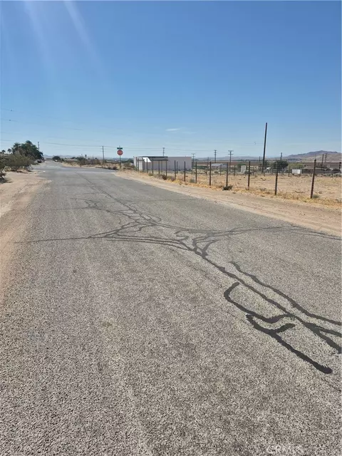 28124 Apache, Barstow, CA 92311 photo 5