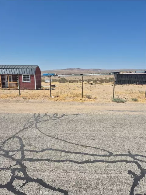 28124 Apache, Barstow, CA 92311 photo 4