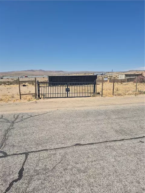28124 Apache, Barstow, CA 92311 photo 3