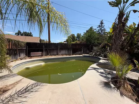 Exterior - 637 S Buena Vis, Redlands, CA 92373 photo 14 of 19