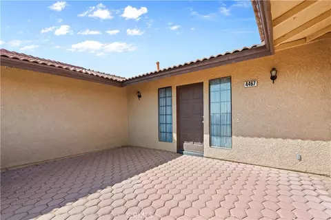 Exterior - 4467 Valle Vista Ct, Phelan, CA 92371 photo 3 of 7