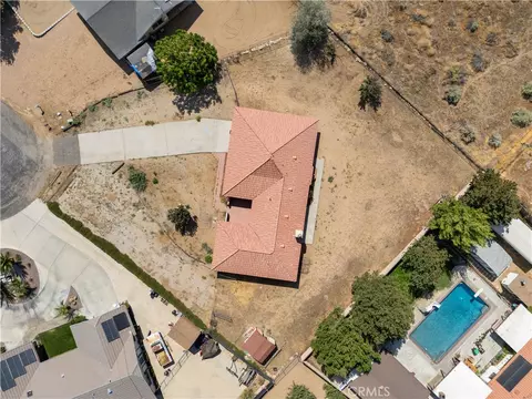 View/Area - 4467 Valle Vista Ct, Phelan, CA 92371 photo 4 of 6