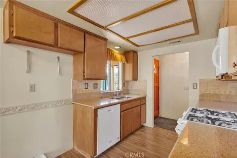 Kitchen - 7824 Columbine, Hesperia, CA 92344 photo 1 of 4