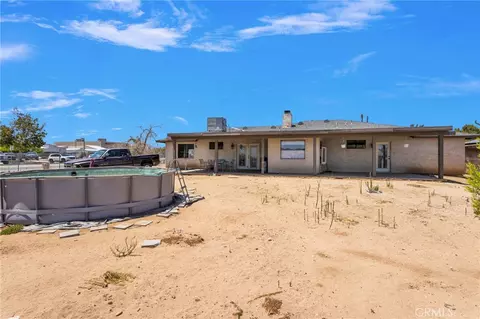 Exterior - 7313 Newhall Ave, Hesperia, CA 92345 photo 5 of 5