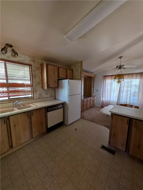 19012 Panther Ave, Adelanto, CA 92301 photo 23