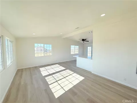 11975 Barbet, Phelan, CA 92371 photo 5