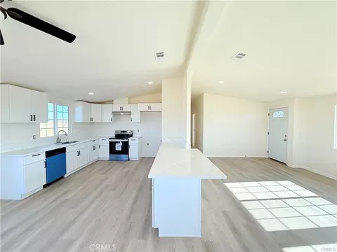 11975 Barbet, Phelan, CA 92371 photo 7