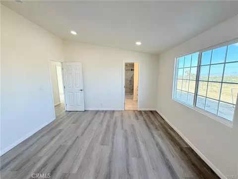 11975 Barbet, Phelan, CA 92371 photo 17