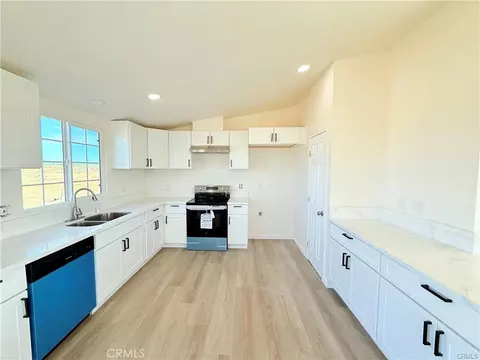 11975 Barbet, Phelan, CA 92371 photo 8