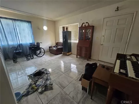 Living - 9100 11th, Hesperia, CA 92345 photo 2 of 4