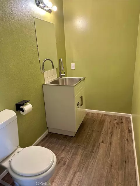 Bath - 522 N Parkside Dr, Ontario, CA 91764 photo 3 of 3